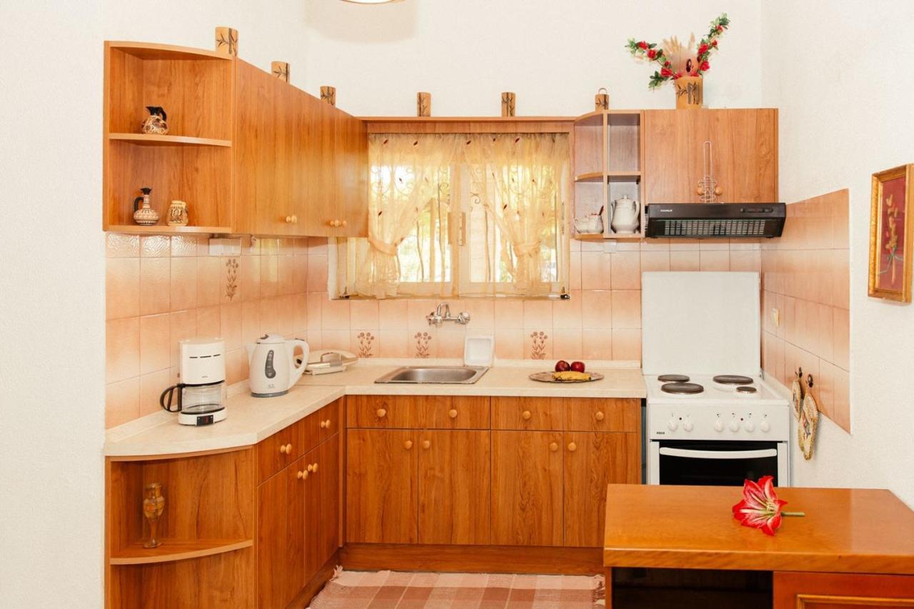 Tetraktys Estate Beachside Υδωρ Ágios Matthaíos Bagian luar foto