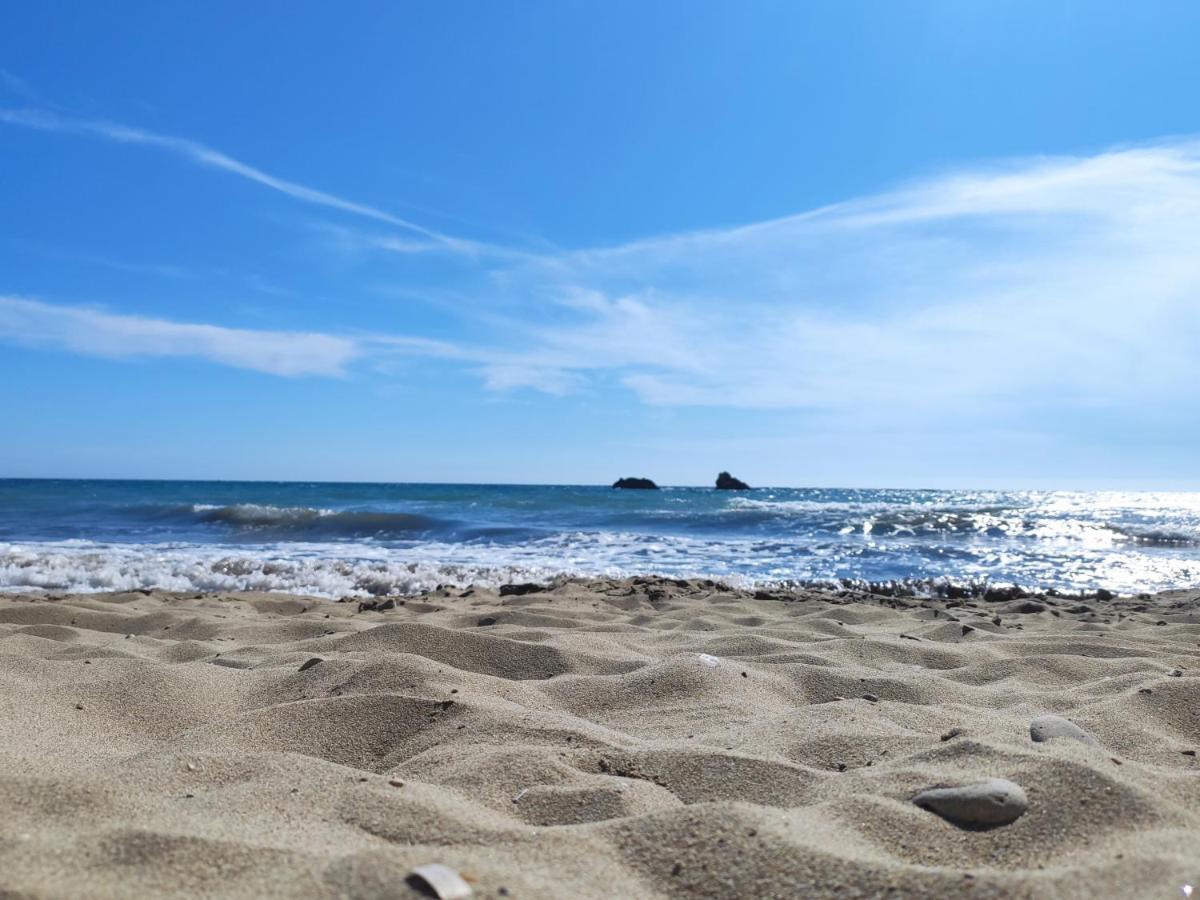 Tetraktys Estate Beachside Υδωρ Ágios Matthaíos Bagian luar foto
