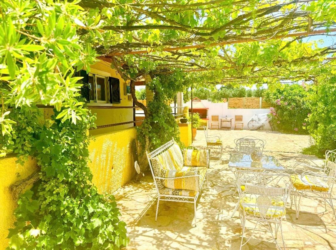 Tetraktys Estate Beachside Υδωρ Ágios Matthaíos Bagian luar foto